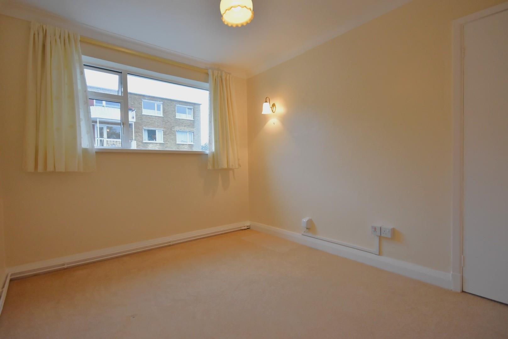 15 Albany Court, Beach Road, Penarth, CF64 1JU
